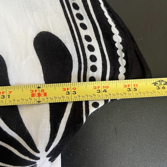 Chicos One Size / Sz XL Tropical Palm Print Side Tie Poncho Black White Vacation - Picture 5 of 6